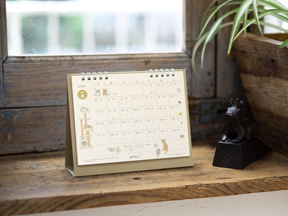 Midori Desk Calendar 2026 - Medium Cat