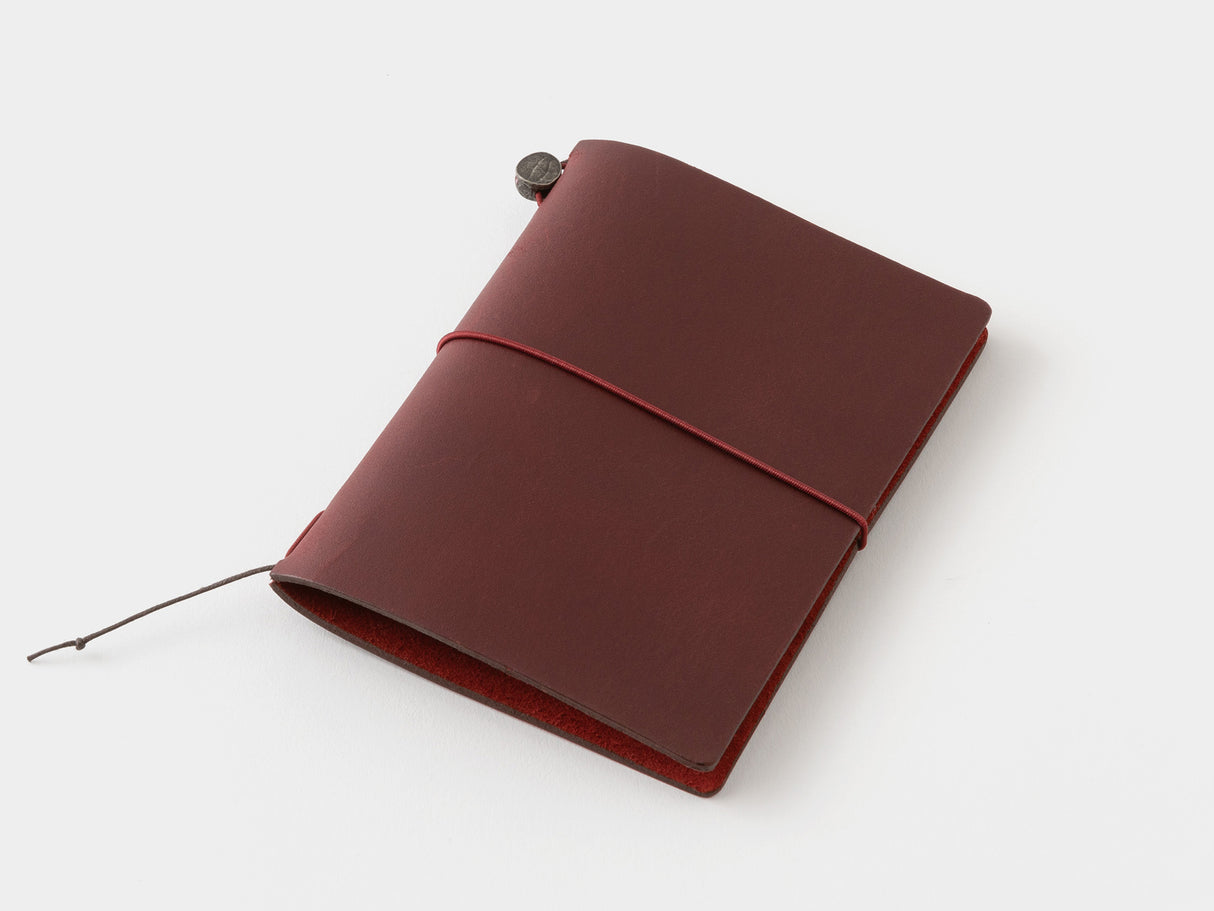 TRAVELER'S Notebook Passport Size - Love and Trip Red Limited Edition