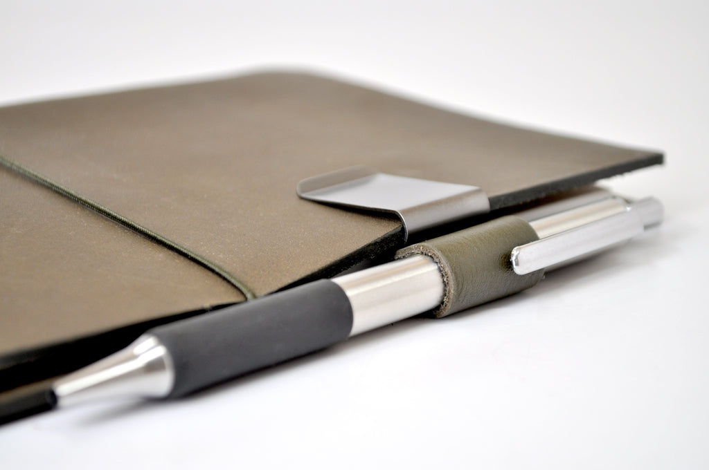 016 Pen Holder TRAVELER'S Notebook - Both Sizes