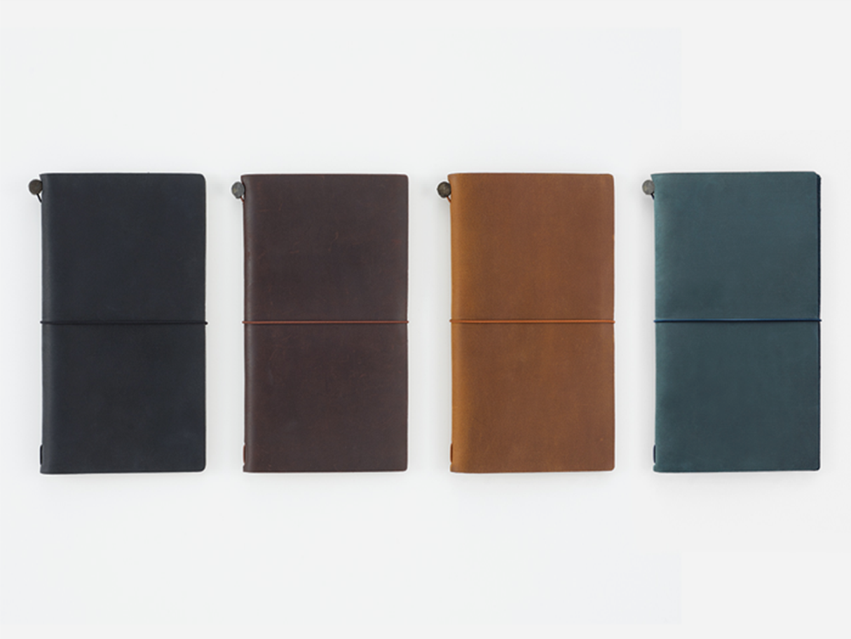 TRAVELER'S Notebook Regular Size - Navy Blue