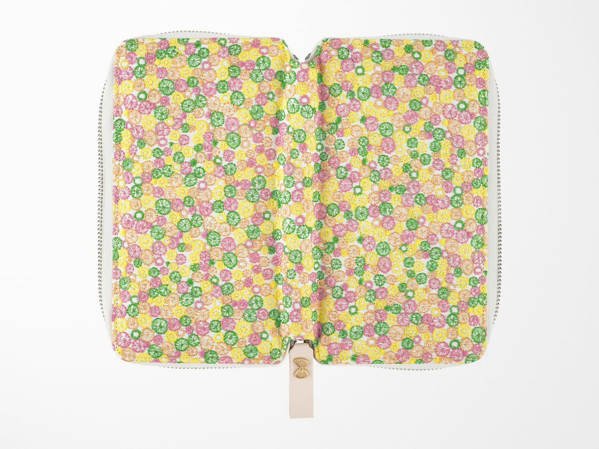 Hobonichi Weeks Cover - minä perhonen: Skyful Yellow