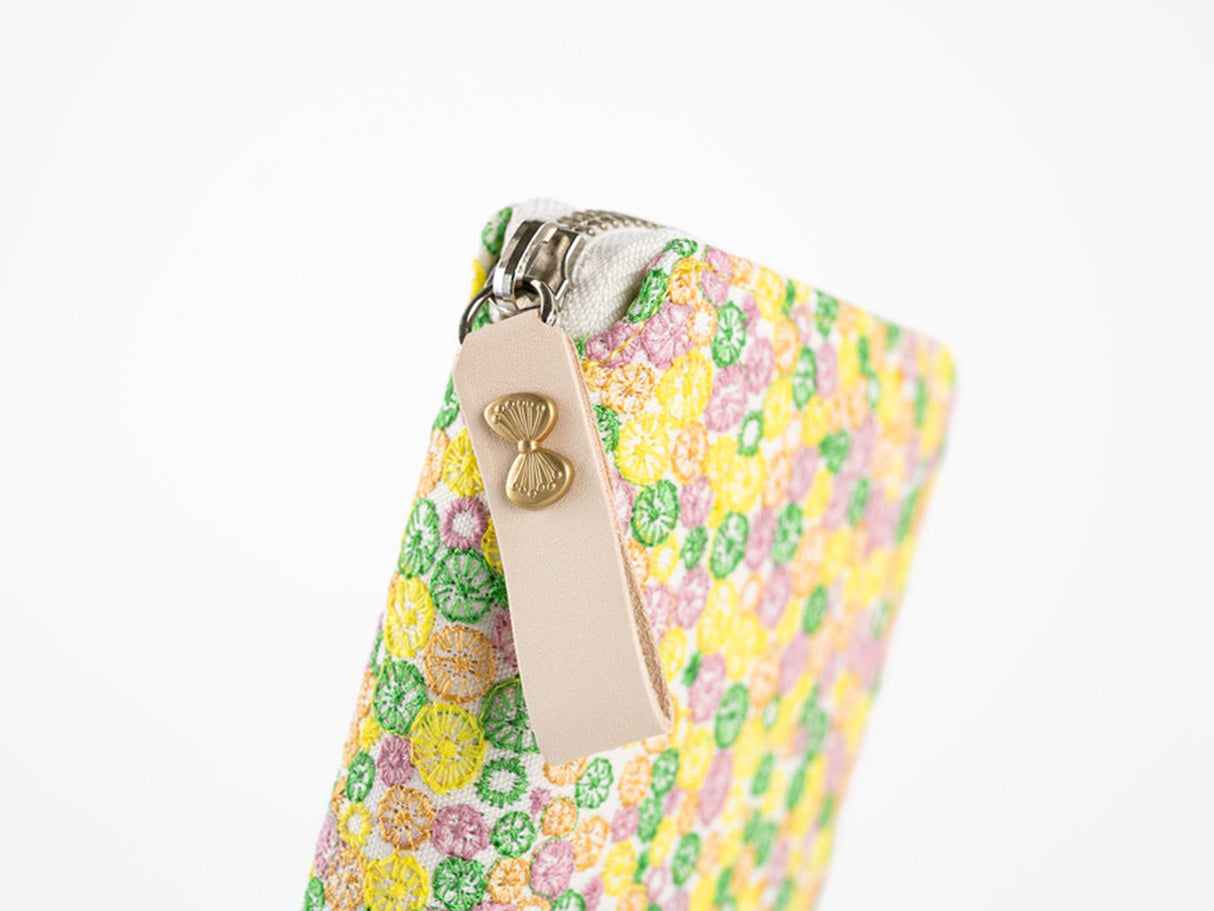 Hobonichi Weeks Cover - minä perhonen: Skyful Yellow