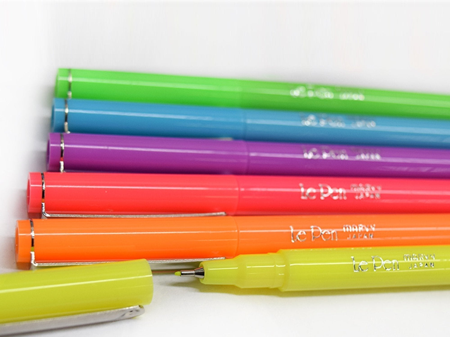 Marvy Le Pen Set of 30 Assorted Colors