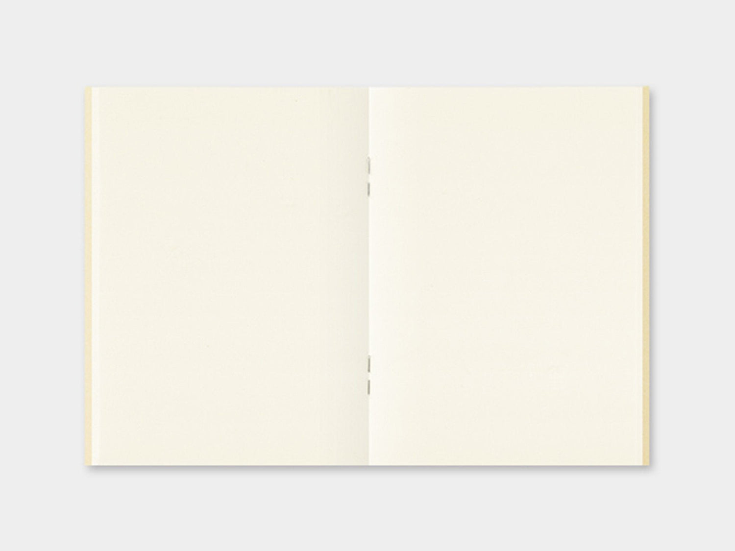 P13 MD Paper Cream Refill TRAVELER'S Notebook - Passport Size